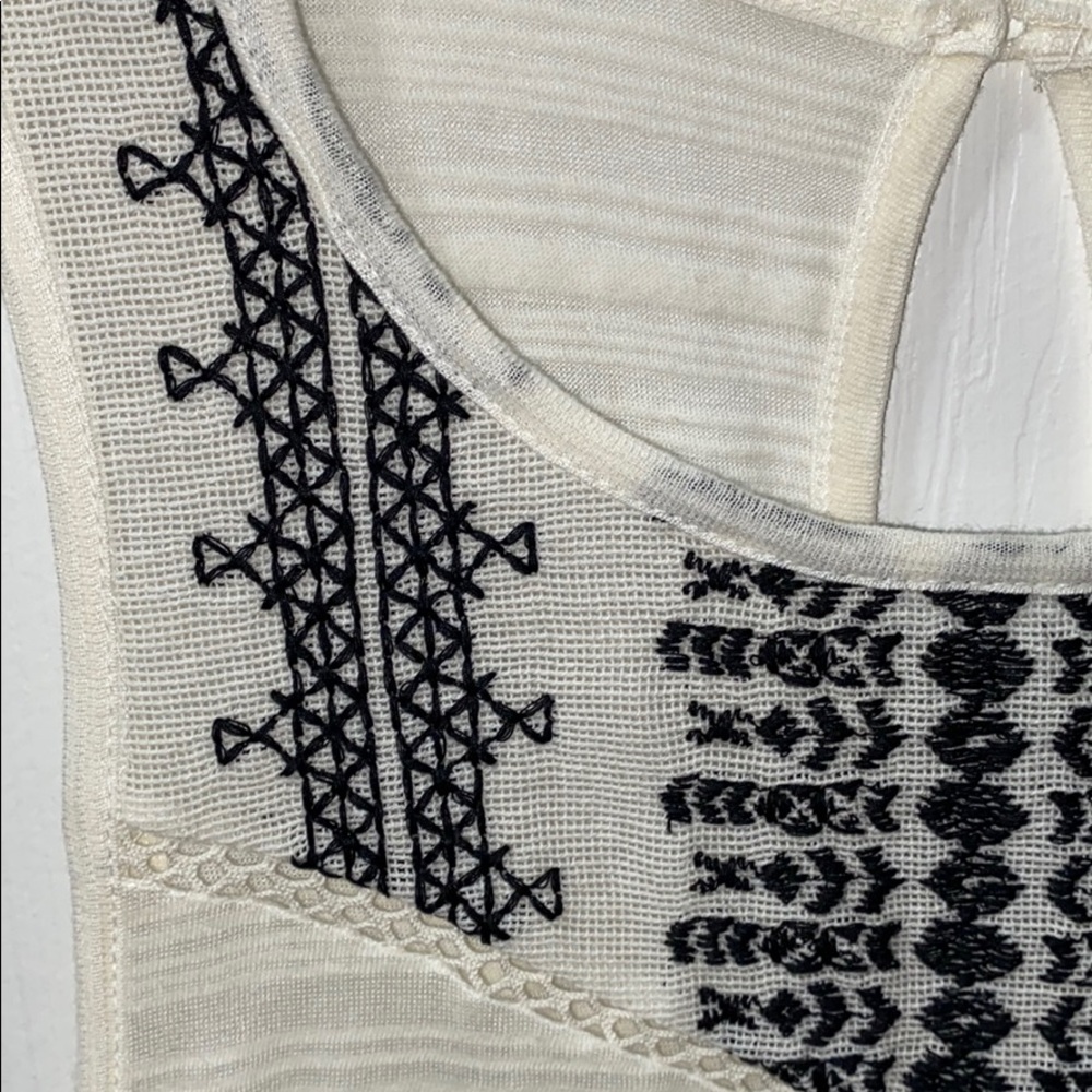 ✨AE Tank Top✨ - Picture 3 of 4